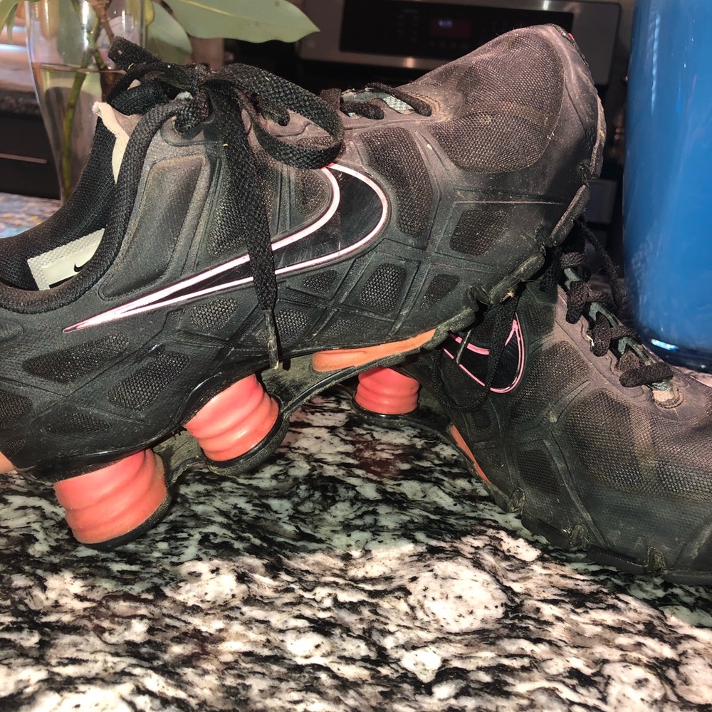 Nike tennis shoes